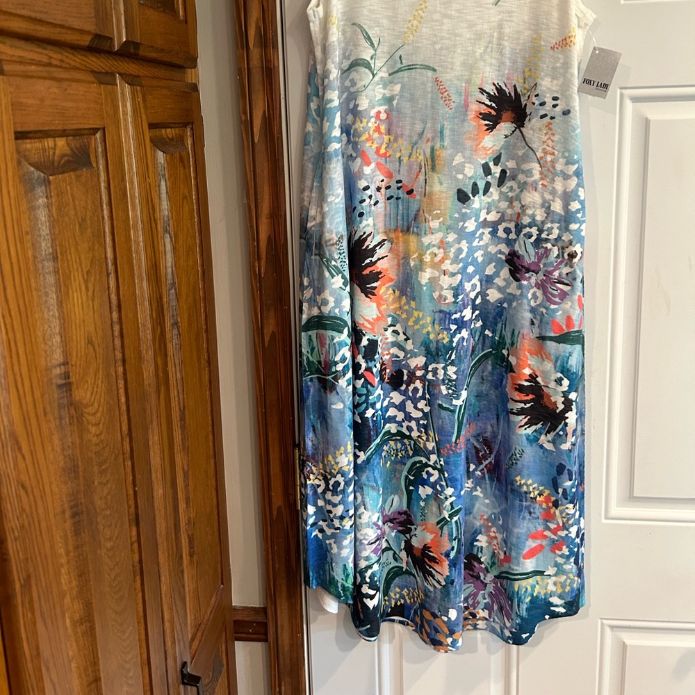 Summer dress with pockets.
